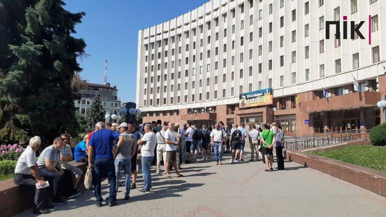 На Прикарпатті протестують деревообробники: люди доведені до відчаю (ФОТО) 8 На Прикарпатті протестують деревообробники