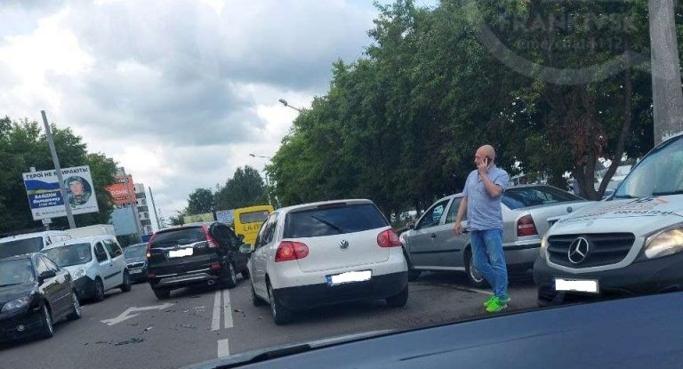 ДТП в Івано-Франківську: рух транспорту ускладнено (ФОТО) 4 photo 2021 07 22 12 14 09