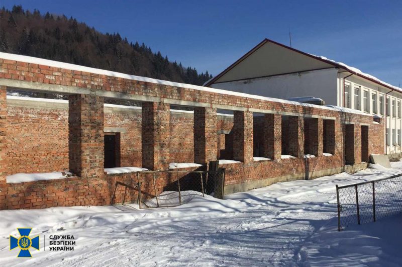 Півмільйона гривень: на Верховинщині розкрадали кошти з будівництва школи (ФОТО)
