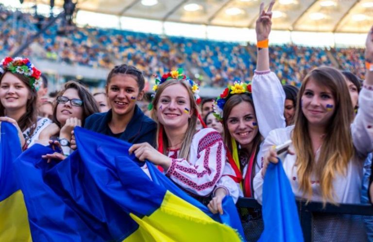 12 серпня - День молоді 12 1529835428 8ad607385c57e169b42dda9d68cfbb19