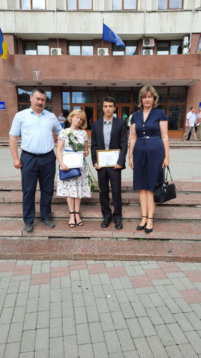 "За сумлінну роботу у вакцинальних бригадах": калуські лікарі отримали подяки МОЗ 12 1629454674 5565426db8e852ffe1fe large