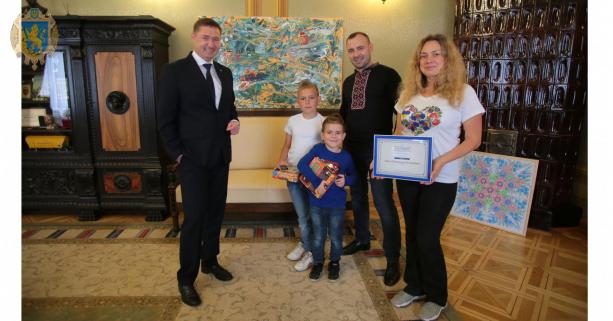 На Львівщині учаснику АТО вручили сертифікат на квартиру