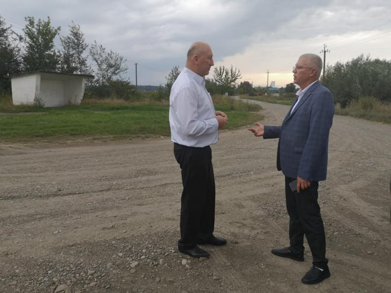 На Франківщині цього року планують відремонтувати 2 кілометри дороги "Бурштин -Світанок" (ФОТО)