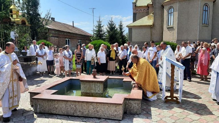 У Бурштинській громаді освятили дві каплички (ФОТО) 5 231220504 4457692347624294 3597667827824379219 n
