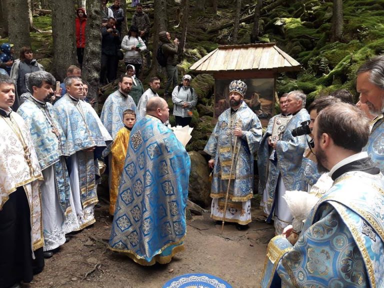 Неподалік полонини Гаджина на Прикарпатті відбулася проща (ФОТО) 12 234080008 2633665113604360 109454050752208972 n