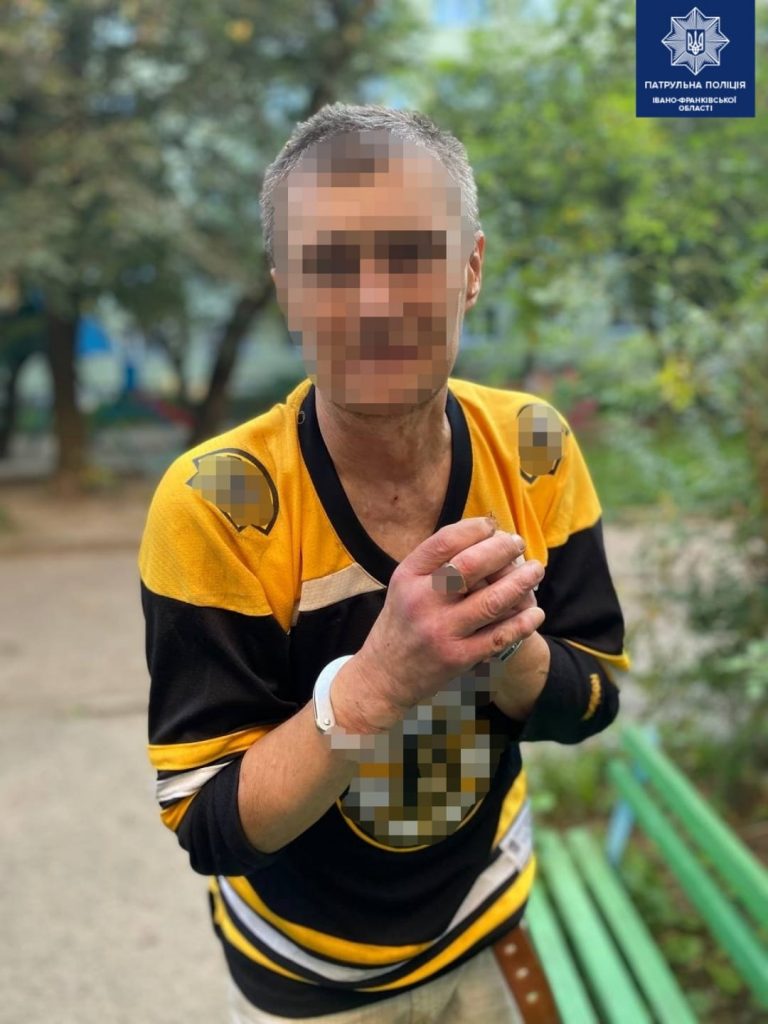 Вдарив, вкрав гроші та втік: у Франківську затримали крадія (ФОТО)