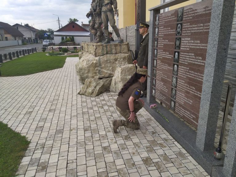 На Прикарпатті вшанували пам'ять начальника коломийської "десятки", який загинув у зоні ООС (ФОТО) 7 237785294 4006348139493205 8015369042767500337 n