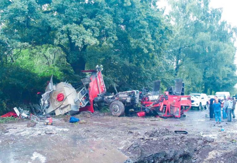 Аварія у Вигоді: стало відомо, що з рятувальниками, які їхали у пожежній 6 Аварія у Вигоді: стало відомо, що з рятувальниками, які їхали у пожежній