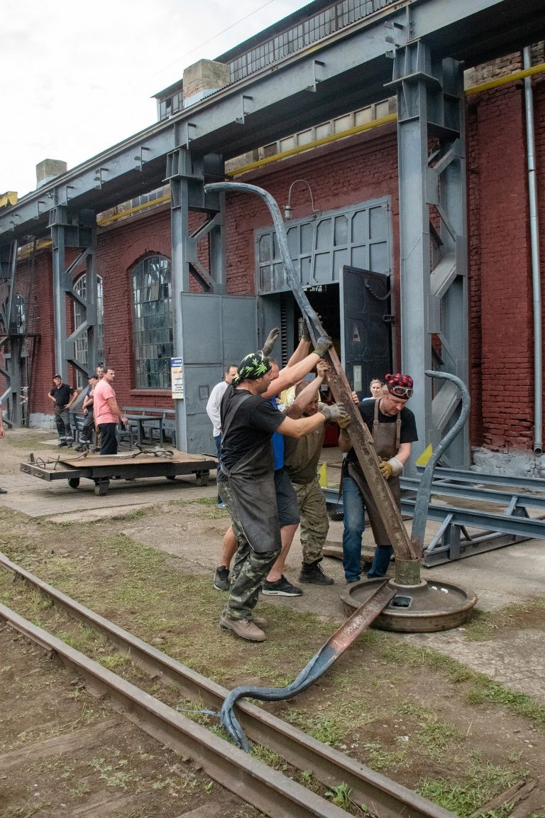 "Дерево Незалежності": Франківськ отримає подарунок від ковалів (ФОТО) 1 240453543 375221427507453 3134792119298297096 n