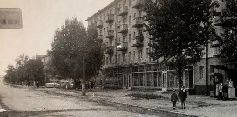 Назад в минуле: Гастроном "Лаби" в Івано-Франківську (ФОТО) 6 57085370 2336819309975256 8453068750374043648 nwe