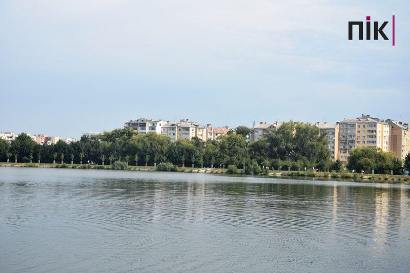 У Франківську влаштували патріотичний забіг та флеш-моб із фарбами холі (ФОТО, ВІДЕО) 11 флеш-моб із фарбами холі в Івано-Франківську