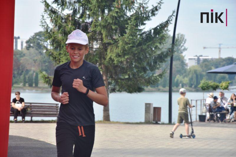 У Франківську влаштували патріотичний забіг та флеш-моб із фарбами холі (ФОТО, ВІДЕО) 15 флеш-моб із фарбами холі в Івано-Франківську