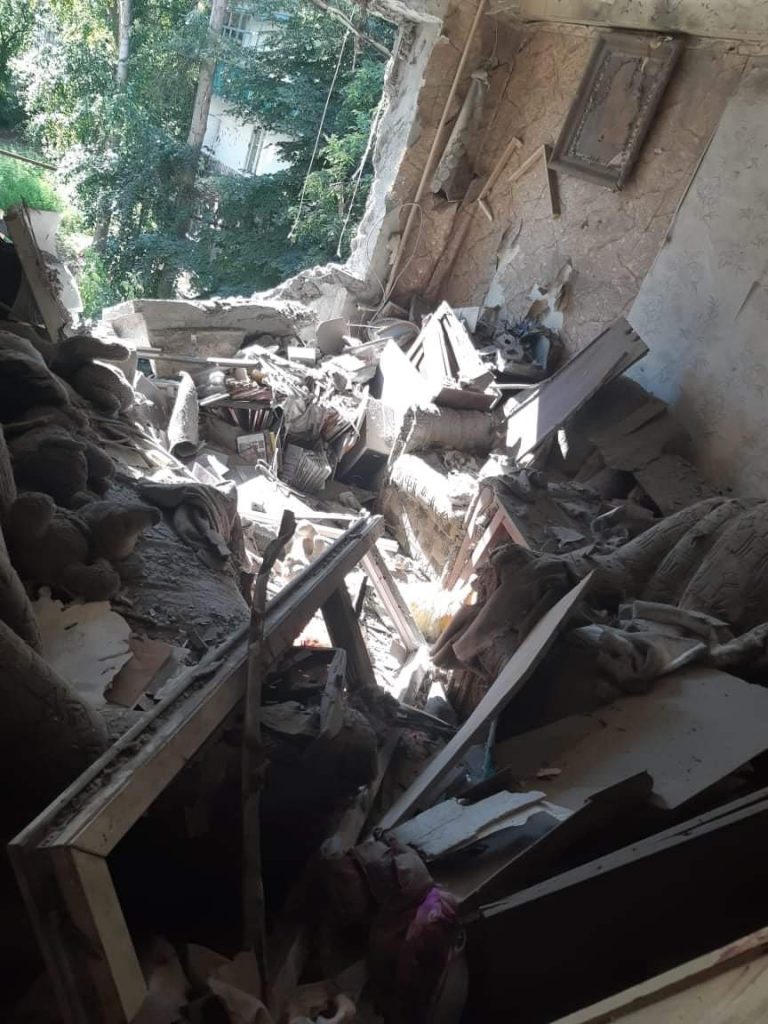 У Красногорівці окупанти обстріляли багатоповерхівку: поранений місцевий житель 12 FB IMG 1628149414324