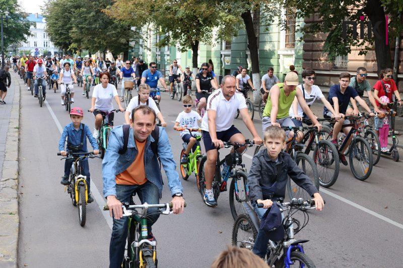 Люди Прикарпаття: масштабний святковий велопробіг в Івано-Франківську (ФОТО) 31 Люди Прикарпаття: масштабний святковий велопробіг в Івано-Франківську