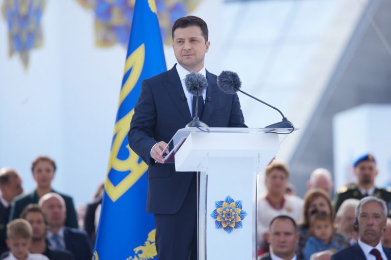 Що таке наливка у велике свято: розбираємо на цитати урочисту промову Зеленського (ФОТО) 2 a7d09147380a584b2a1e8c70e6be3b2e 1629797504 extra large