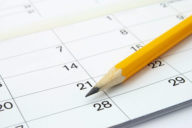 calendar and a pencil KKWQMWQ 2048x1372 1