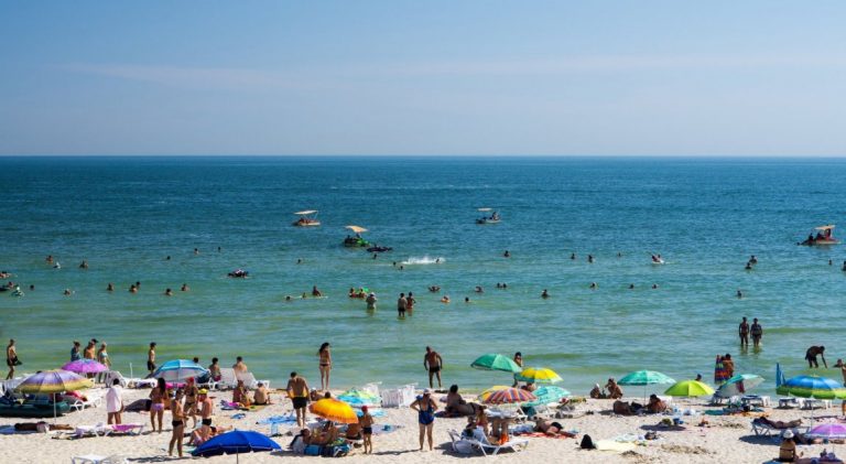 Оприлюднили список морських пляжів України, де не можна купатись 6 Оприлюднили список морських пляжів України, де не можна купатись