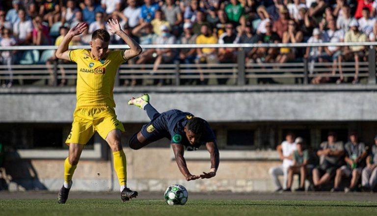Стало відомо, хто виграв суботній матч "Прикарпаття" - "Металіст" 5 metalist031