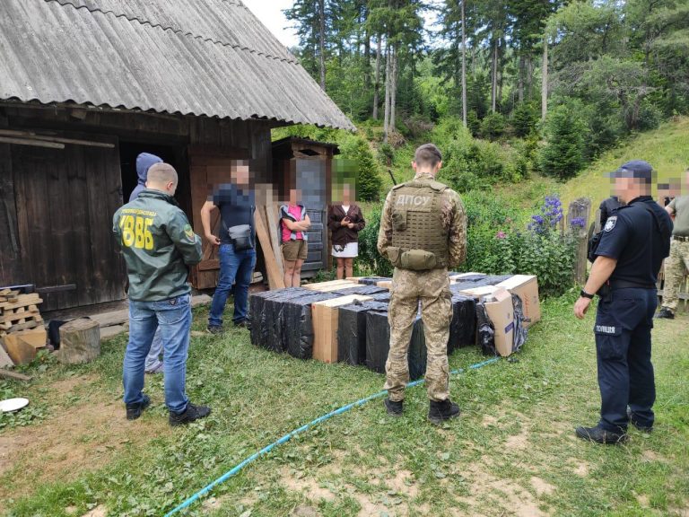 На Буковині вилучили 15 тисяч пачок безакцизних сигарет 7 news 20210807 094805 1628318885