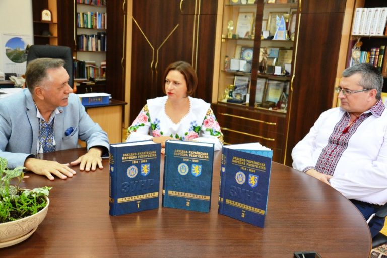 Франківські науковці завершили фінальний том Енциклопедії ЗУНР 10 photo272