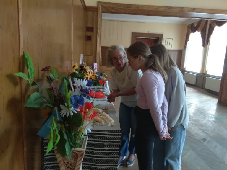 Традиційна жіноча прикраса: у Тлумачі розповіли історію виникнення герданів (ФОТО) 2 19d9274b62aafb5e2540b99de6bc726d