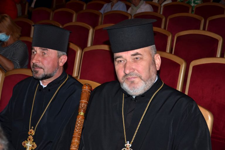 Коломийський владика Василій завітав до театру на спектакль (ФОТО. АФІША ФЕСТИВАЛЮ) 7 Коломийський владика Василій завітав до театру на спектакль (ФОТО)