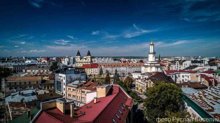 Осінній Івано-Франківськ: як виглядає контрастне середмістя згори (ФОТО) 11 241480939 5121216841227403 5450146653095177084 n