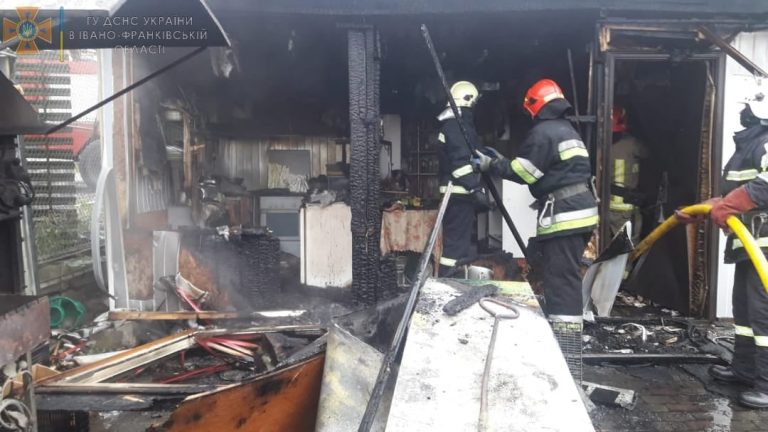 Загорілася будівля кафе на території автобазару: перші подробиці (ФОТО) 4 242361410 4304096566376812 9036573770146308768 n