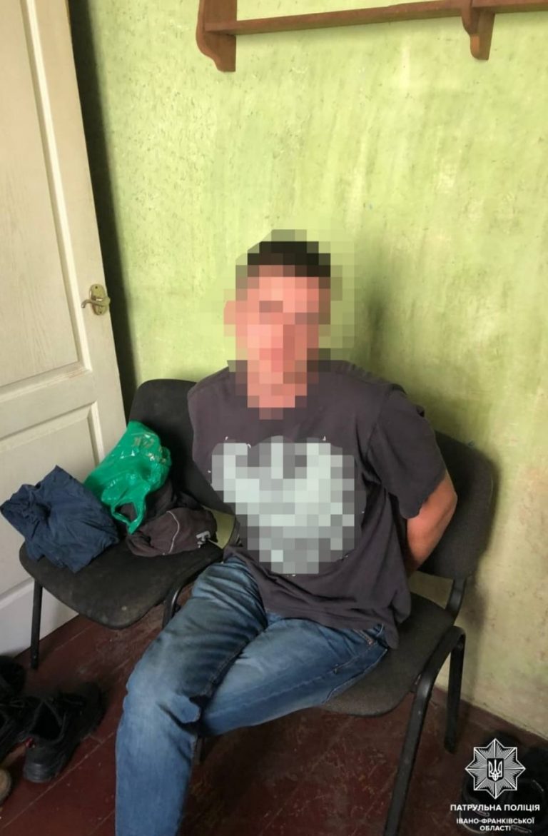 У Франківську затримали чоловіків, які стріляли з багатоповерхівки 9 243908694 4437459739671458 7410346270009984830 n