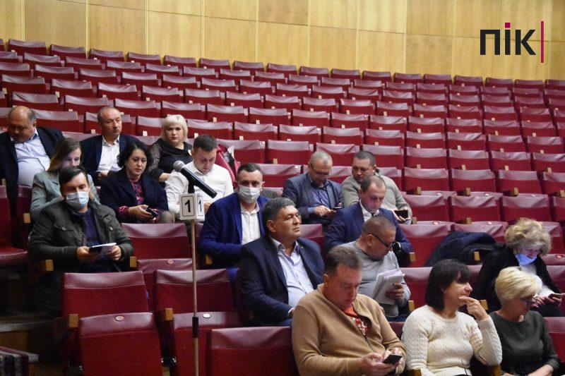 Депутати Франківської райради вкотре нагадали центральній владі про своє існування (ФОТОРЕПОРТАЖ) 11 DSC 0031 scaled