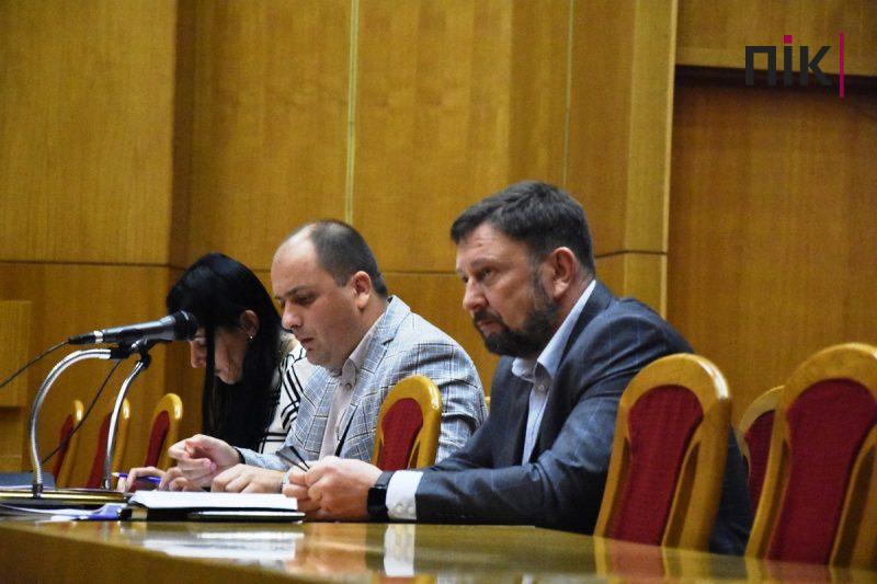 Депутати Франківської райради вкотре нагадали центральній владі про своє існування (ФОТОРЕПОРТАЖ) 4 Сесія Івано-Франківської районної ради