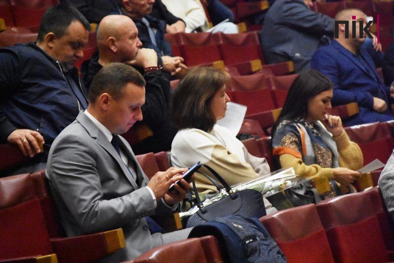 Депутати Франківської райради вкотре нагадали центральній владі про своє існування (ФОТОРЕПОРТАЖ) 3 Сесія Івано-Франківської районної ради