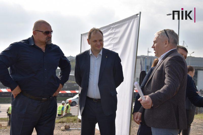 Новий міст в мікрорайоні Пасічна: коли завершать довгобуд? (ФОТО, ВІДЕО) 2 Новий міст на Пасічній