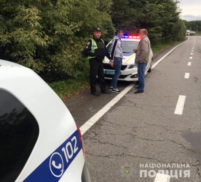 На Львівщині поліцейські затримали двох мешканців Долинщини, які напали на дівчинку (ФОТО)