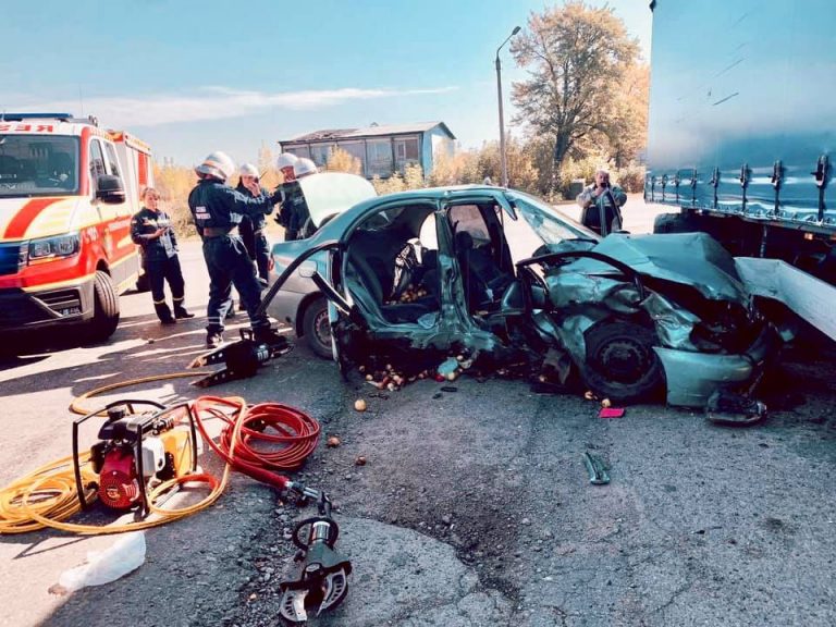 Біля Франківська зіткнулися два автомобілі: загинула літня жінка (ФОТО)