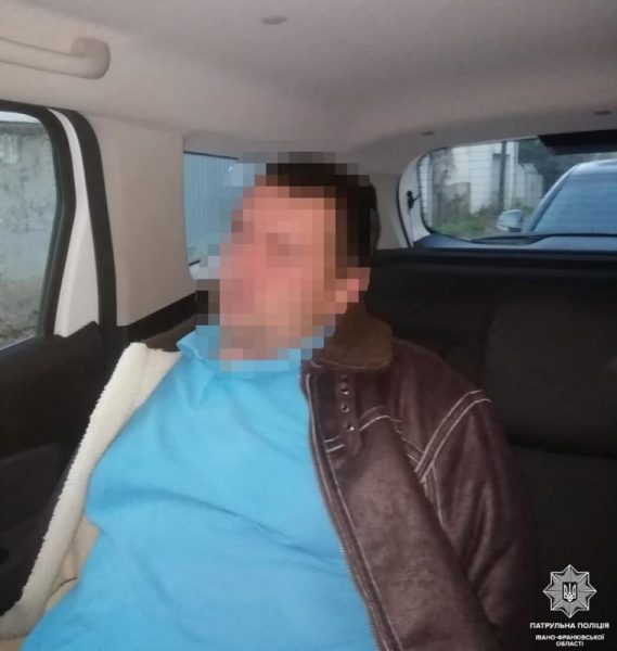 В Івано-Франківську чоловік хотів спалити квартиру: перелякана жінка викликала поліцію (ФОТО)
