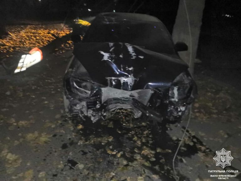 Стали відомі подробиці нічних аварій у Франківську (ФОТО) 12 246443754 4492557354161696 4919822603017908552 n