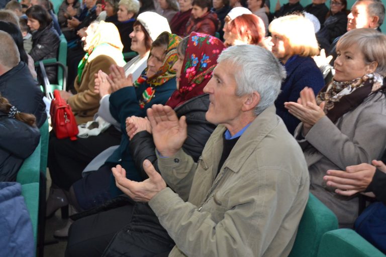 Пісні, грамоти, футбол: на Прикарпатті відзначили День села Степана Пушика (ФОТО) 3 246631273 298221428796800 5082678270685789200 n