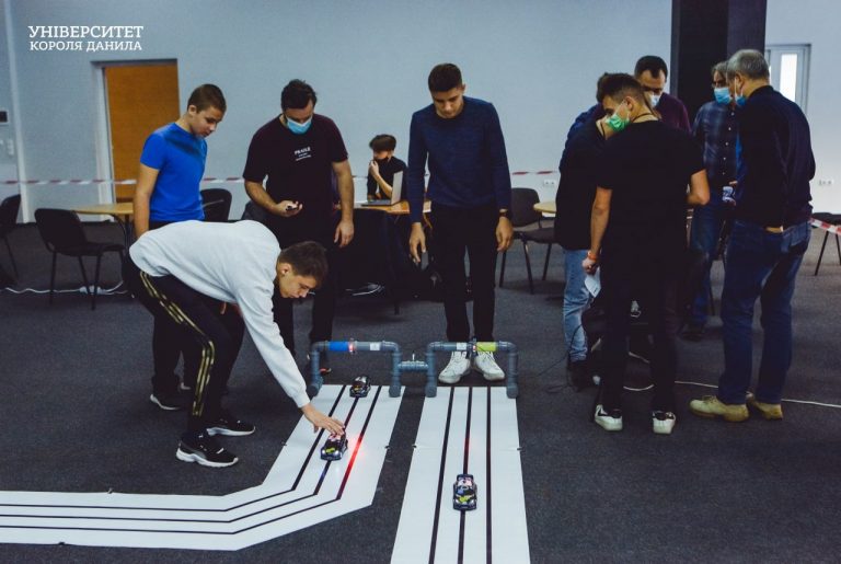 В Івано-Франківську відбулися змагання трекових роботів RoboSprint (ФОТО) 1 247809189 6246614758744703 494322976338796530 n