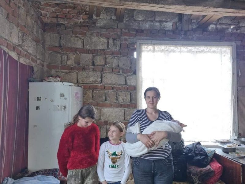 На Тлумаччині сім'ї потрібна допомога, щоб дітей не забрали в інтернат (ФОТО)