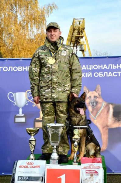 Прикарпатський поліцейський разом із псом Алтаєм перемогли на всеукраїнському чемпіонаті (ФОТО)