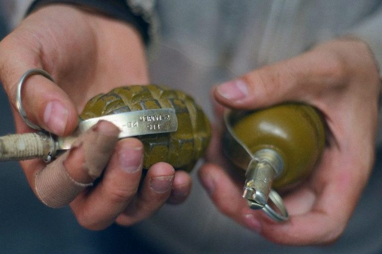 На Тернопільщині п'яний чоловік погрожував підірвати співмешканку