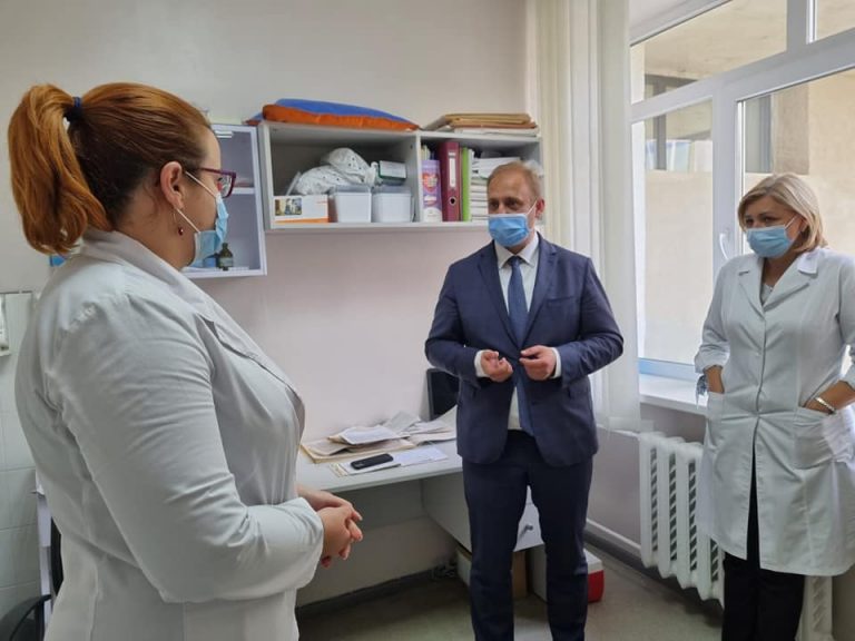 На Прикарпатті пункти щеплення відтепер працюватимуть довше та сім днів на тиждень 2 6170139644a72543357389