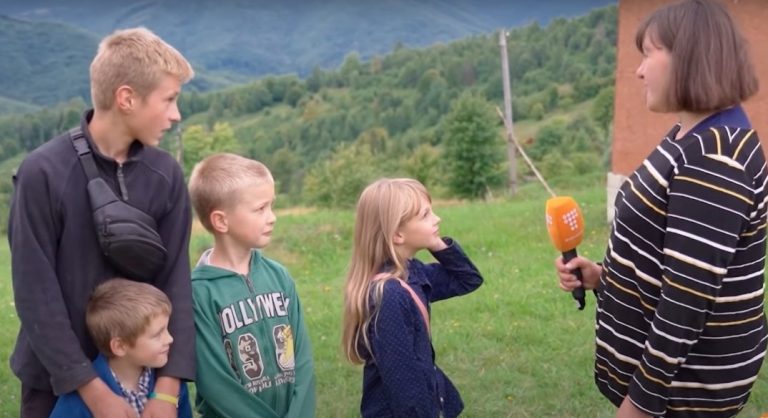 Там, де немає дороги, а в школу раз на тиждень: як живуть мешканці високогірного селища на Прикарпатті (ВІДЕО) 12 f6cc8daf ab64 4ac2 b911 f9ad6c75c92b 1