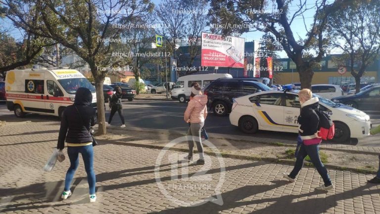 У Франківську на Коновальця сталися одразу дві ДТП: є потерпілі (ФОТО) 11 photo 2021 10 06 10 13 44