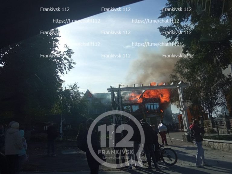 На Коломийщині в селищі загорілася будівля (ВІДЕО) 8 photo 2021 10 06 15 48 39