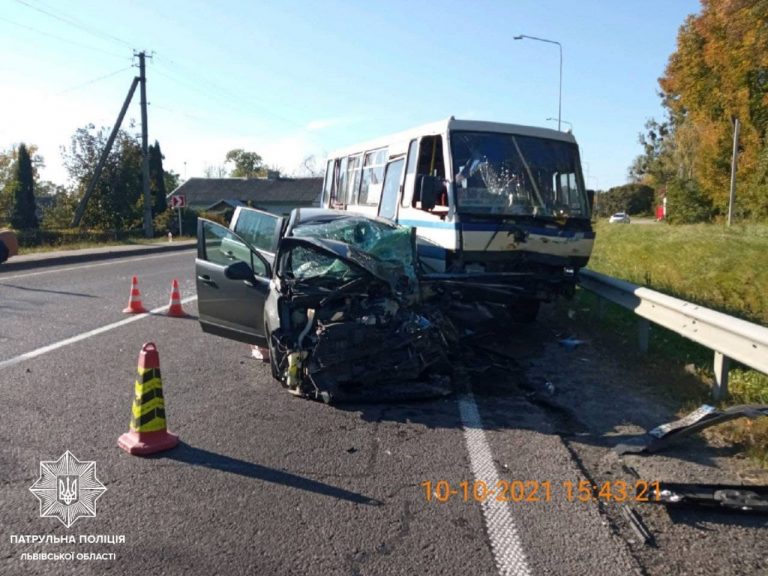 У ДТП на Львівщині постраждали п’ятеро осіб 10 varta1.com .ua photo 2021 10 10 17 10 45