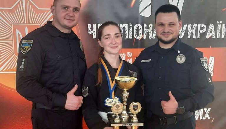 Поліцейська з Івано-Франківська здобула перемогу у чемпіонат України з джиу-джитсу (ФОТО) 4 1