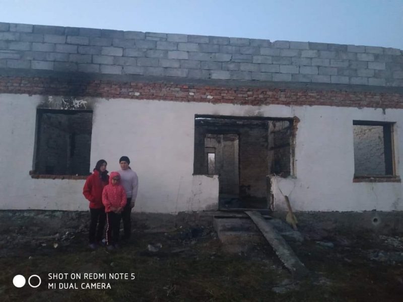 Згоріла хата: на Богородчанщині сім'я потребує допомоги небайдужих людей (ФОТО)