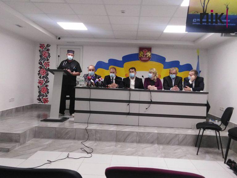 На Прикарпатті за тиждень від Covid-19 померли медсестра й породілля 2 "Все буде добре, якщо ми вакцинуємо 80% людей" - координатор вакцинальної кампанії на Прикарпатті